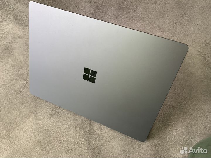 Microsoft surface laptop 4