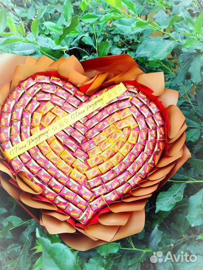 Букет из жвачек love is