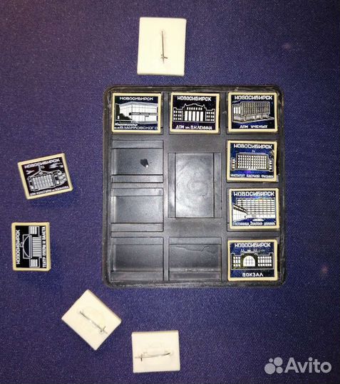 Набор коллекционных значков 