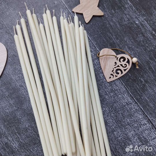 Белые восковые свечи