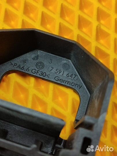 Кронштейн радиатора Bmw X1 E84 2.0 N20 2012