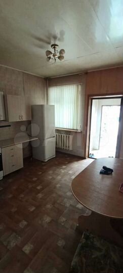 3-к. квартира, 80 м², 1/1 эт.