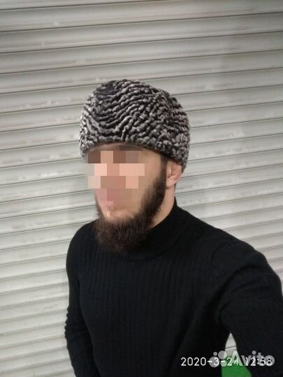 Каракулевые ушанки, папахи