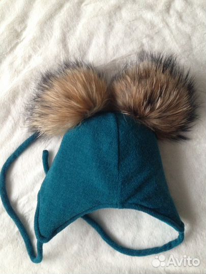 Новая шапка с натуральными пумпонами