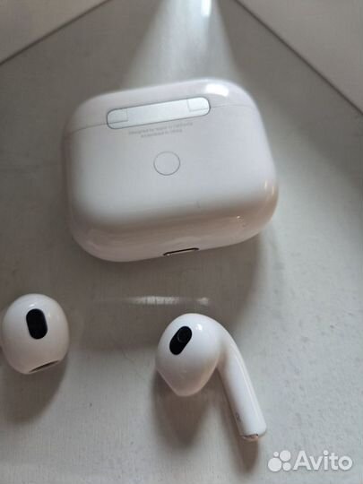 Наушники Apple AirPods 3 Charging Case