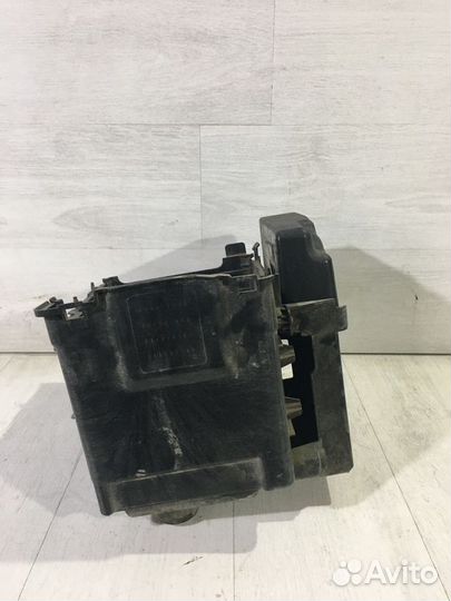 Площадка под аккумулятор mazda 3 BK 2.0 мт седан