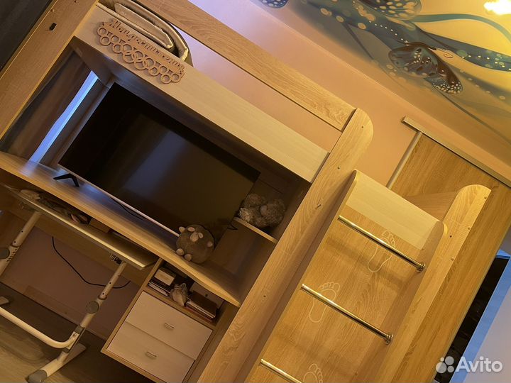 Кровать чердак со столом и шкафом степ