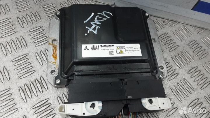 Блок управления двигателем Mitsubishi Montero/Paje