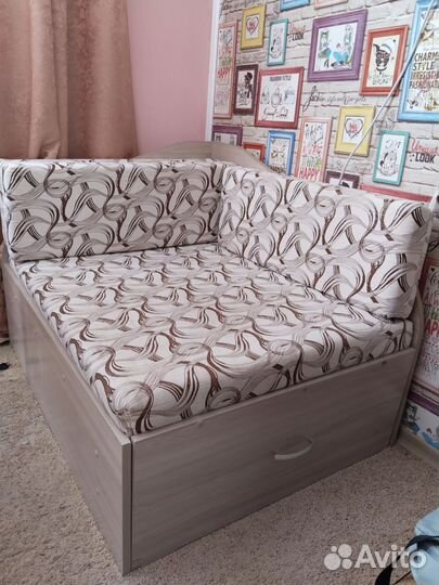 Мини диванчик