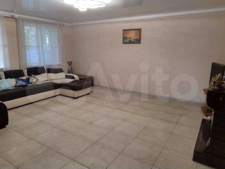 Коттедж 164 м² на участке 6 сот.