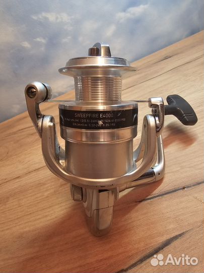 Катушка daiwa sweepfire e4000