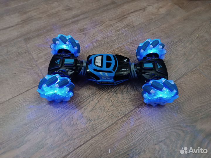 Радиоуправляемая машинка