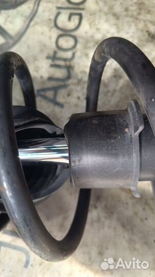 Амортизатор/стойка передняя правая Honda Freed/Freed+