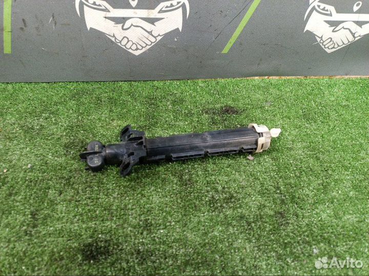 Форсунка омывателя фар передняя левая Volvo S60