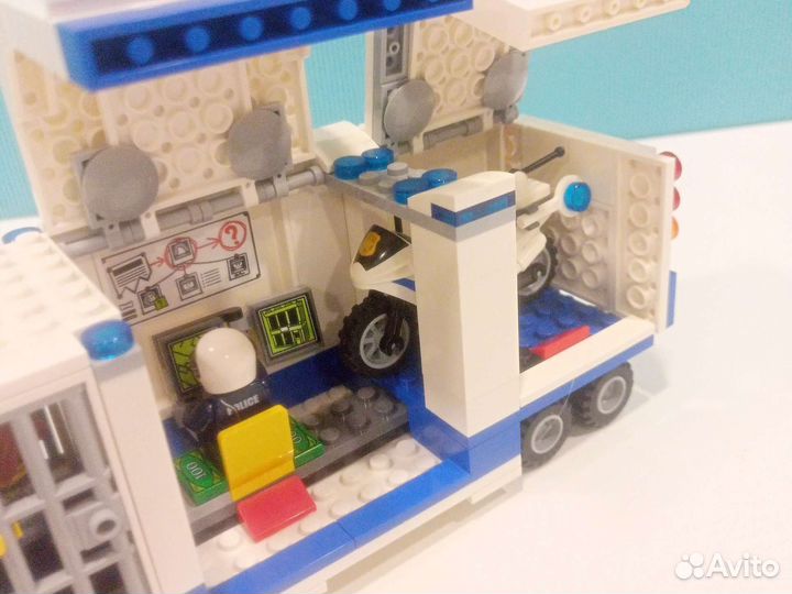 Развивающий автомобиль