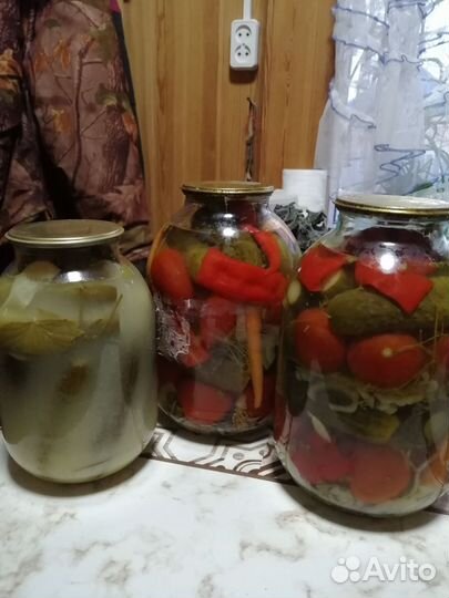 Продаются маринованные помидоры и огурцы