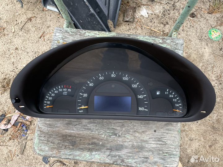 Щиток приборов w203