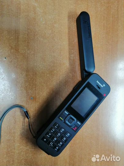 Продам телефон Isatphone2