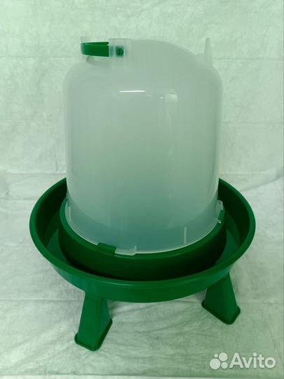 Поилки для кур