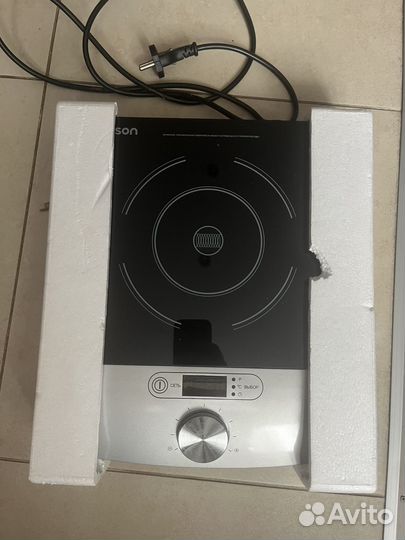 Индукционная настольная плитка Oursson ip1200r