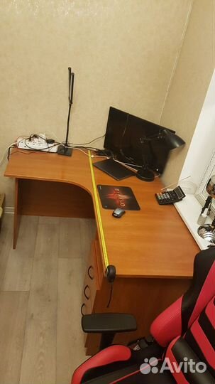Компьютерный угловой стол