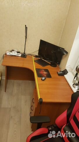 Компьютерный угловой стол