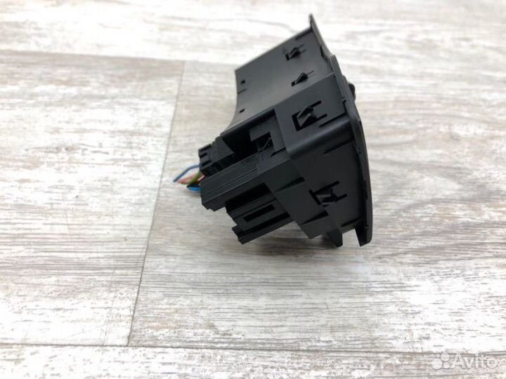 Кнопка многофункциональная Kia Sportage кроссовер