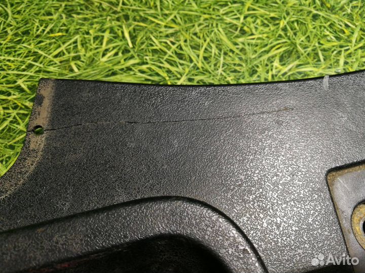 Накладка внутренняя на порог передняя левая