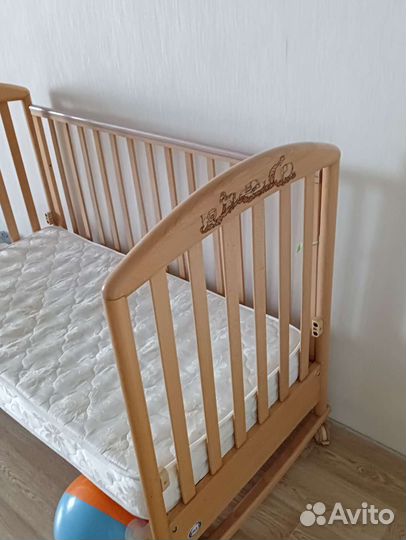 Детская кроватка 