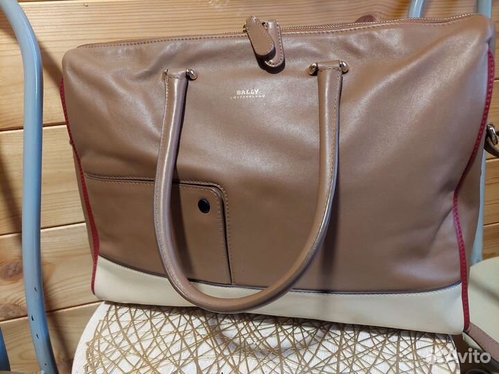 Сумка натуральная кожа Bally оригинал 20.000 отдам