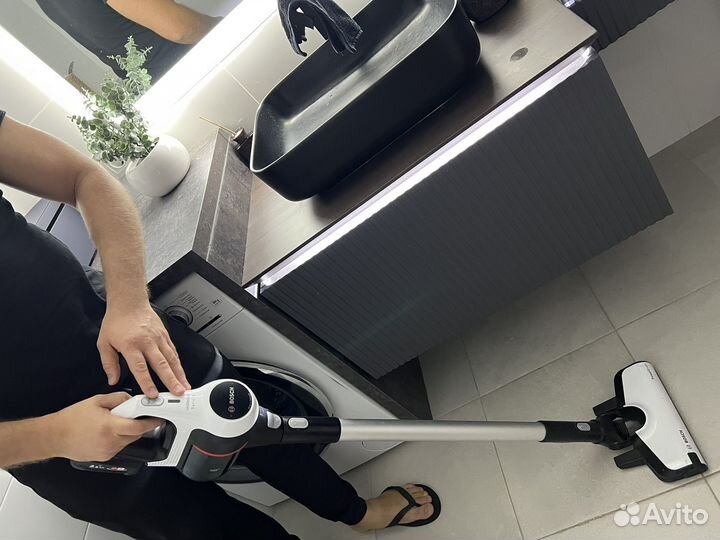 Пылесос ручной Bosch Unlimited Serie 6 BCS611AM