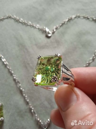 Колье ожерелье