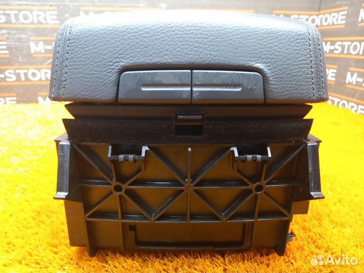 Подлокотник Volkswagen Touareg 7L AXQ 2005