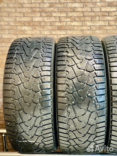 Pirelli Winter Ice Zero 285/60 R18