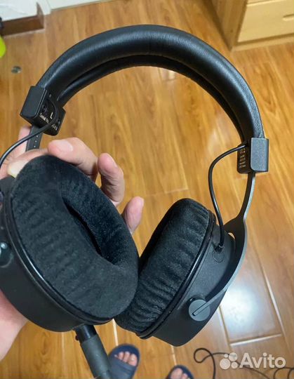 Beyerdynamic DT 1990 pro