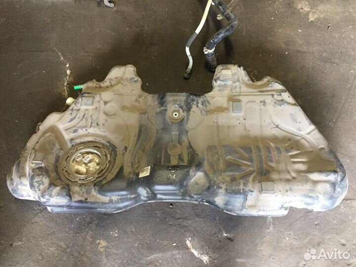 Топливный бак N52-BMW 7er F01/F02 бмв