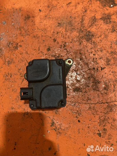 Моторчик привода заслонок Ford Focus 1