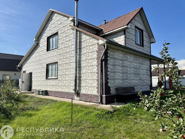 Коттедж 280 м² на участке 20 сот.