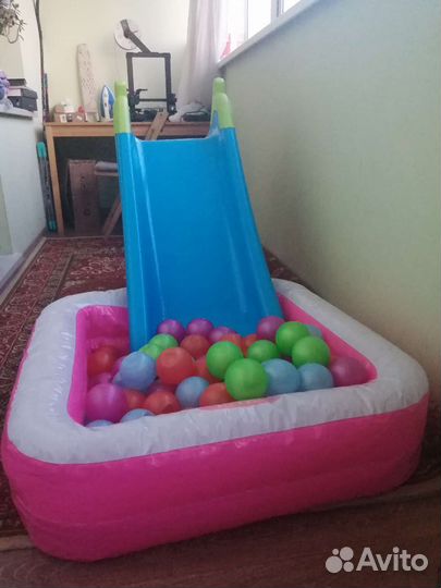 Горка и Сухой бассейн с шариками