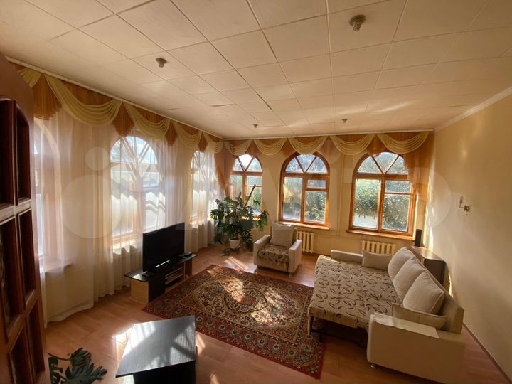 Дом 360 м² на участке 6 сот.