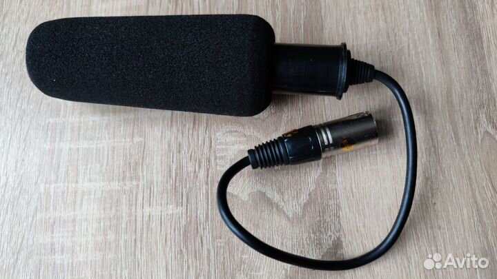 Микрофон-пушка Panasonic AJ-MC700P