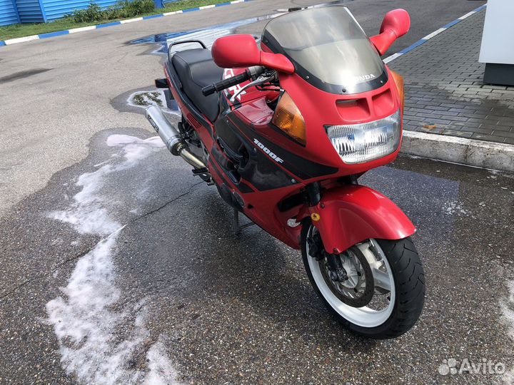 Honda CBR1000F