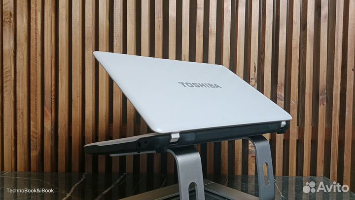 Ноутбук Toshiba Satellite C660