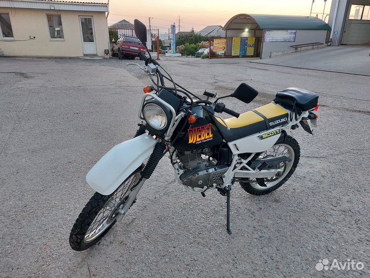 Suzuki djebel 200
