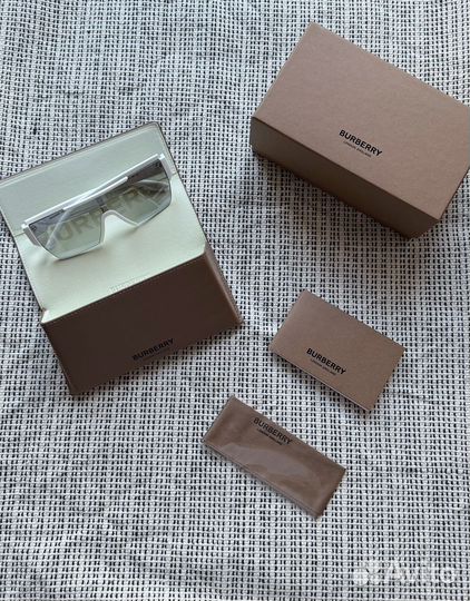 Очки солнцезащитные Burberry BE4291 3007/H