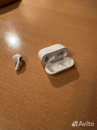 Левый наушник airpods 3 и кейс