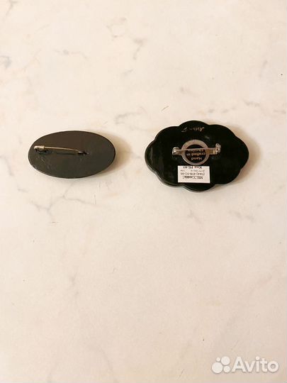 Брошь ручной работы из дерева