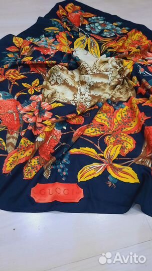Шелковый платок Gucci