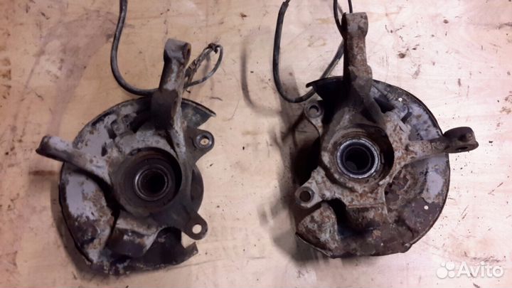 Кулак поворотный левый АКПП Тойота Витц 10 Ярис