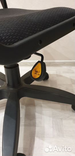 Кресло офисное